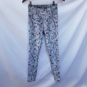 BEYOND YOGA Ombre Snake High Waisted Midi Legging